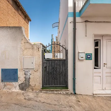 Casa Leo Holiday home Calasetta